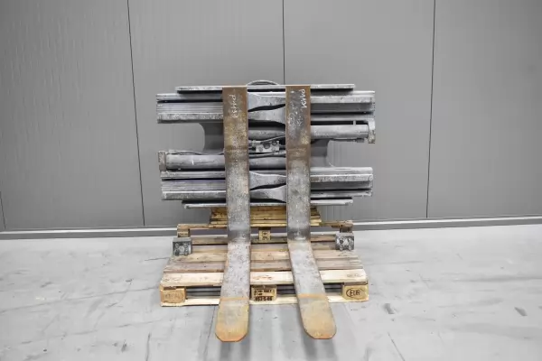 P1131 P1131 - Hydraulicky stavitelné vidle s otočí 360°