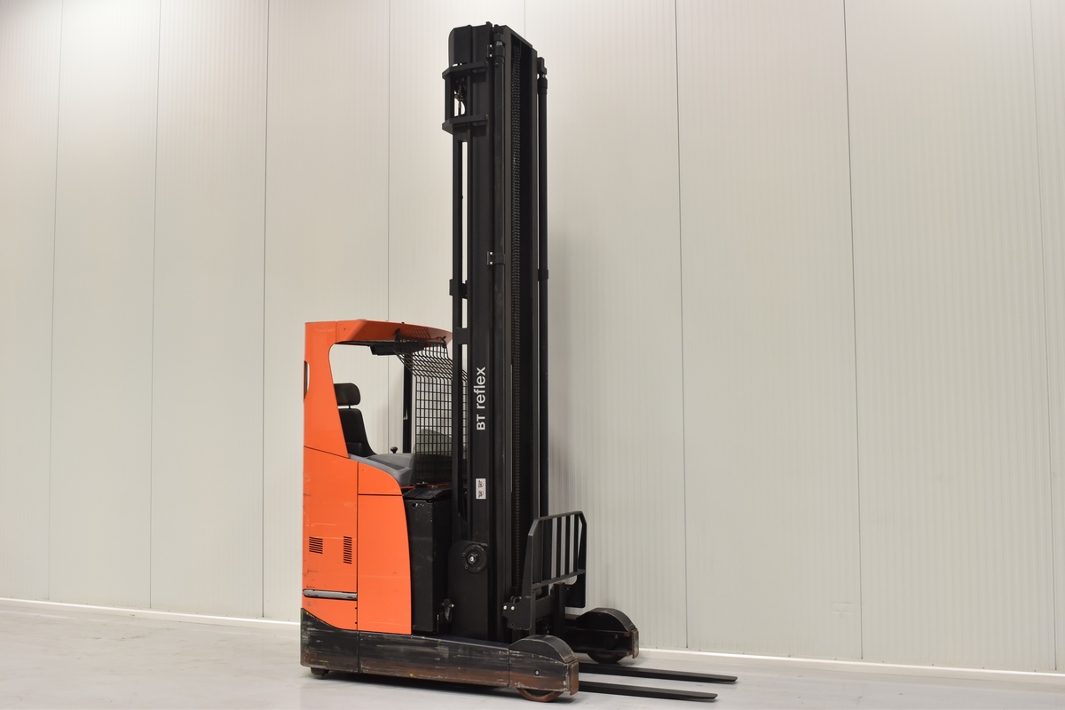 Xe nâng điện BT RRE 200 E đứng lái 2 tấn 2013 Xe nâng điện BT RRE 200 E đứng lái 2 tấn 2013
