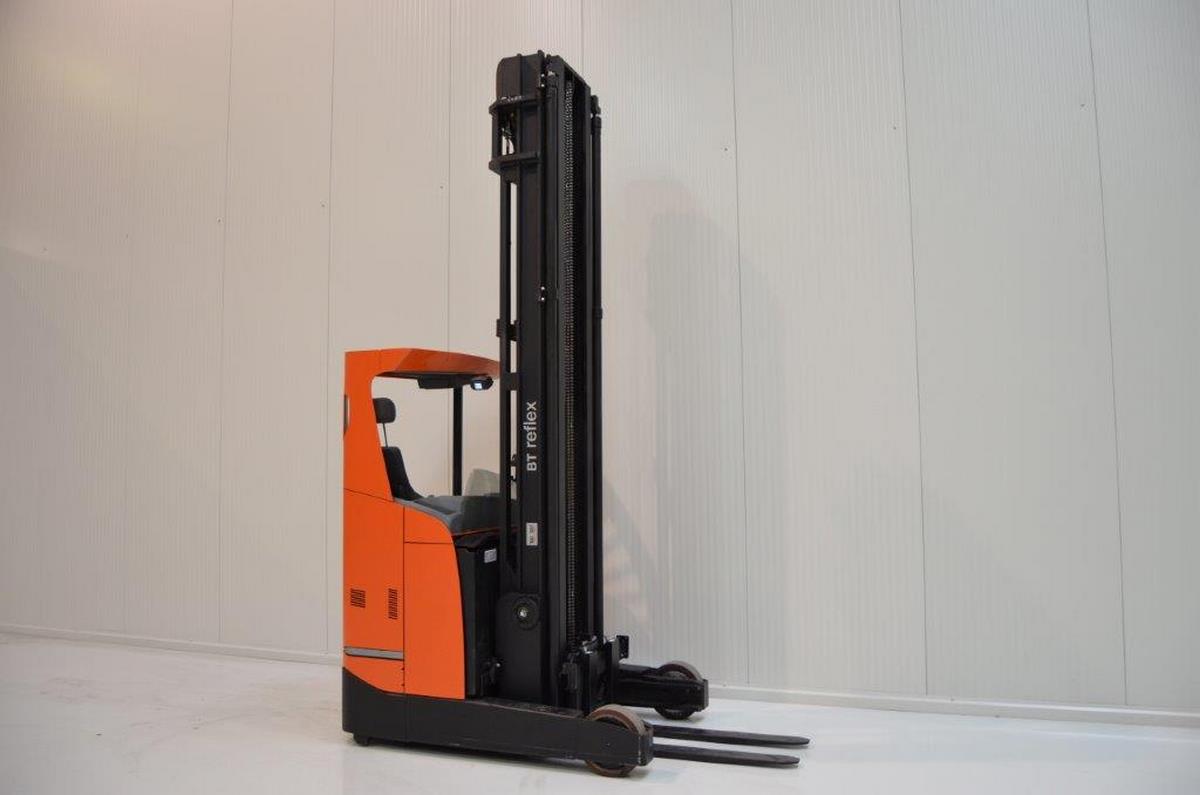 Xe nâng điện BT RRE 200 E đứng lái 2 tấn 2013 Xe nâng điện BT RRE 200 E đứng lái 2 tấn 2013