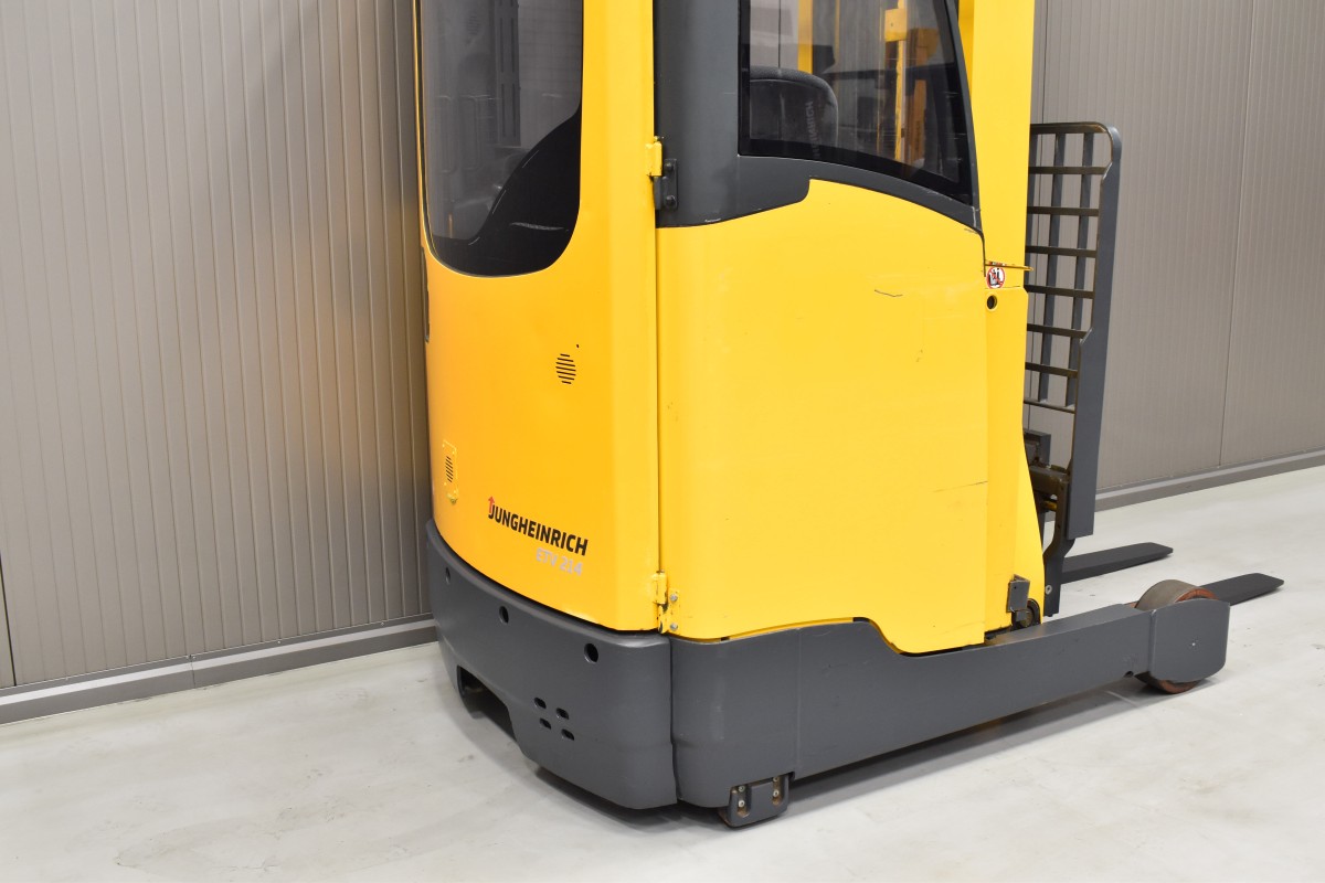 Reach truck JUNGHEINRICH ETV 214 31741 CHEAP USED FORKLIFTS
