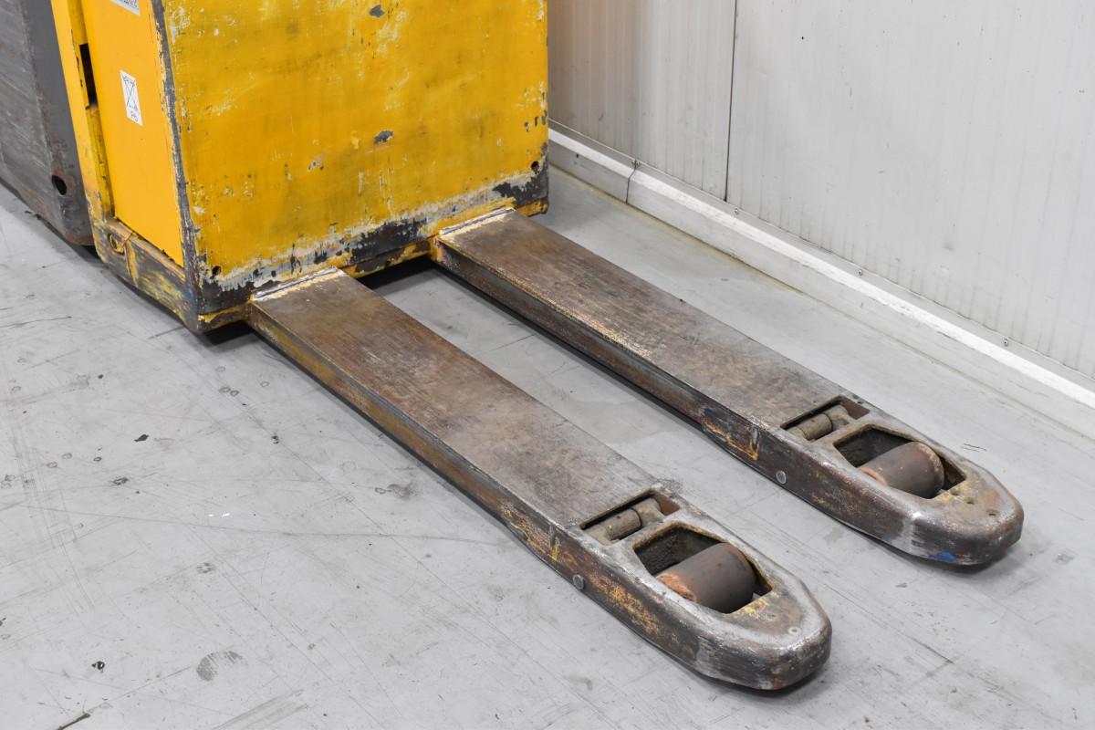 Complete offer of forklifts | CHEAP USED FORKLIFTS