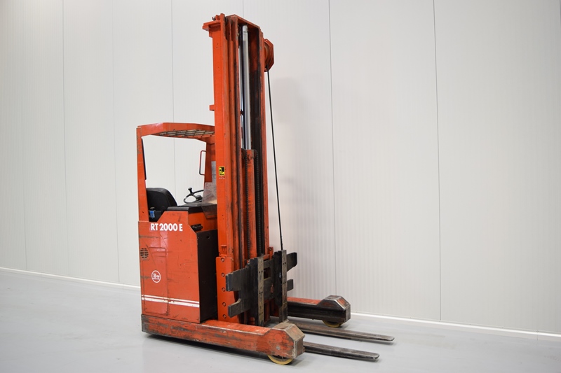 Xe nâng điện BT RT2000 đứng lái 2 tấn 1986 Xe nâng điện BT RT2000 đứng lái 2 tấn 1986